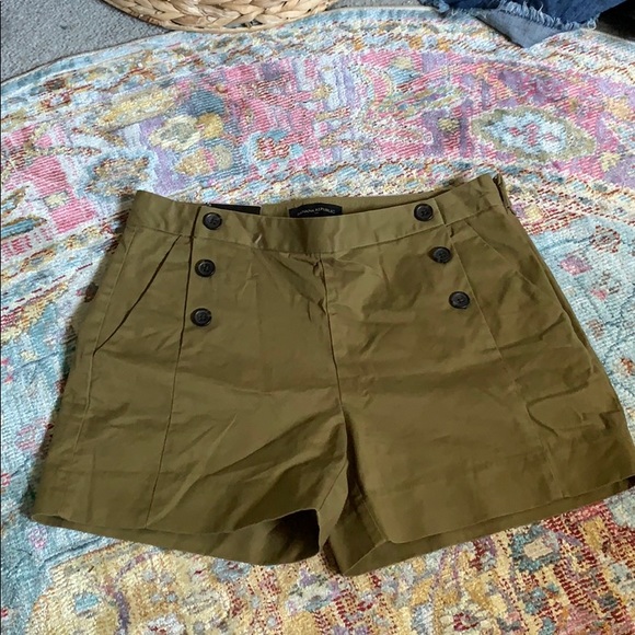Front Buttons Banana Republic Shorts - Picture 1 of 3